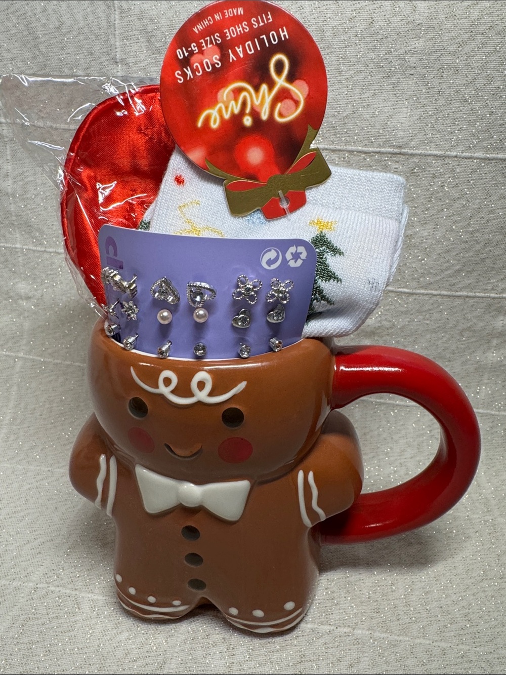 Gingerbread Man Christmas Mug Gift Set – Socks, Sleeping Mask & Stud Earrings –